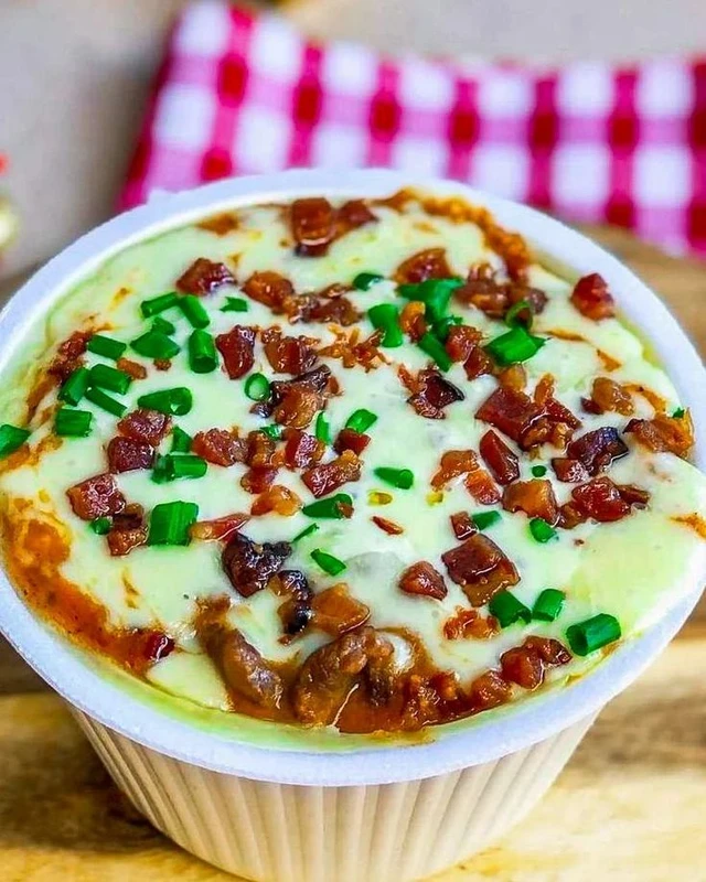 BATATA RECHEADA DE BACON