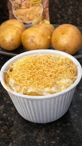 BATATA RECHEADA DE STROGONOFF DE CARNE