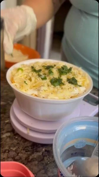BATATA RECHEADA DE STROGONOFF DE FRANGO