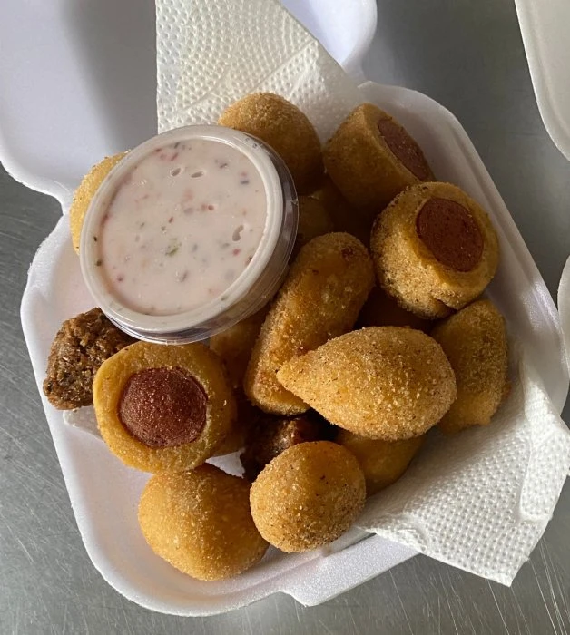 KIT MISTO COM 10 SALGADINHOS FRITOS