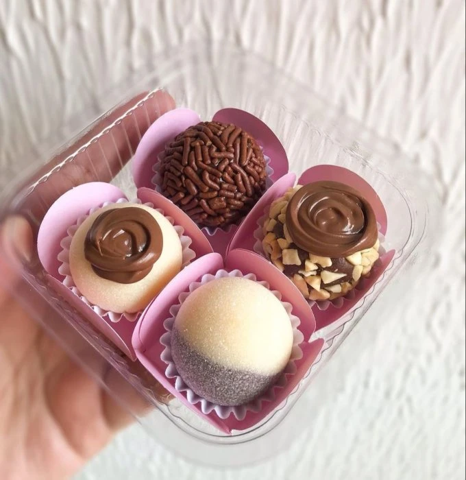 CAIXINHA DA FELICIDADE COM 4 BRIGADEIROS