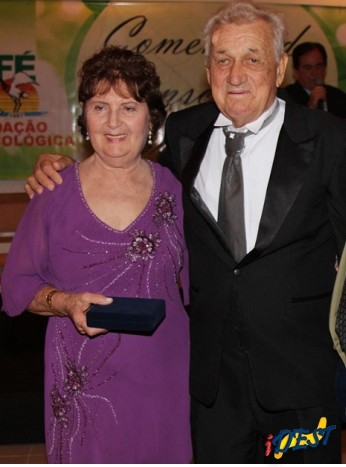 A esposa Teresina e Balduíno, durante homenagem a eles em Brasília