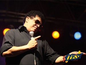 Cantor Wando em apresentação.
