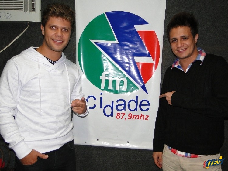 Dupla Kid e Kenner  na tarde desta segunda-feira nos estúdios da Radio FM cidade