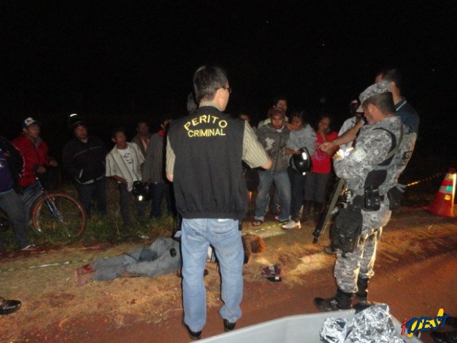Polícia esteve no local para conter a comunidade que ameaçava matar um dos envolvidos