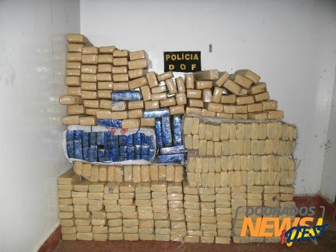 A droga estava sendo transportada em uma carreta