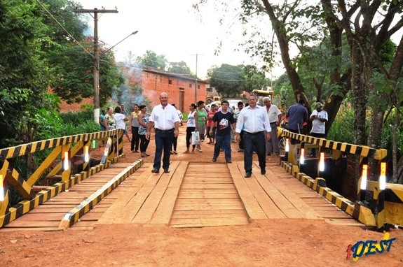 Secretário de obras Ivo Bazzanella e prefeito Vanderley Mota
