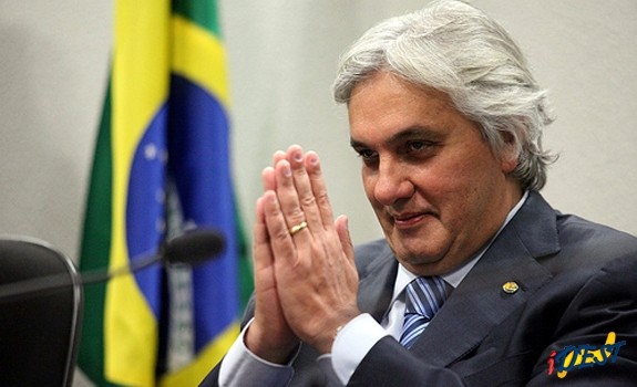 Delcídio agradeceu a homenagem recebida dos integrantes da CAE