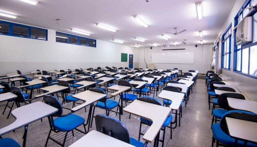Sala de aula vazia.