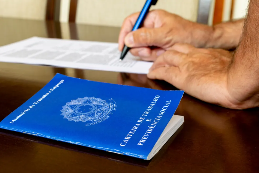 Balcão de Emprego divulga vagas disponíveis nesta segunda-feira em Bandeirantes