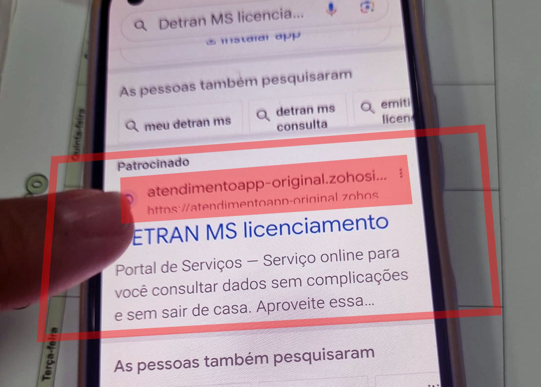 Link que direciona para site falso.