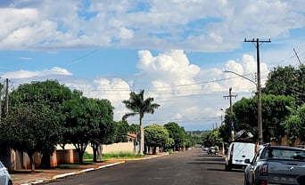 Calor, umidade e frente fria elevam risco de chuva forte em São Gabriel do Oeste