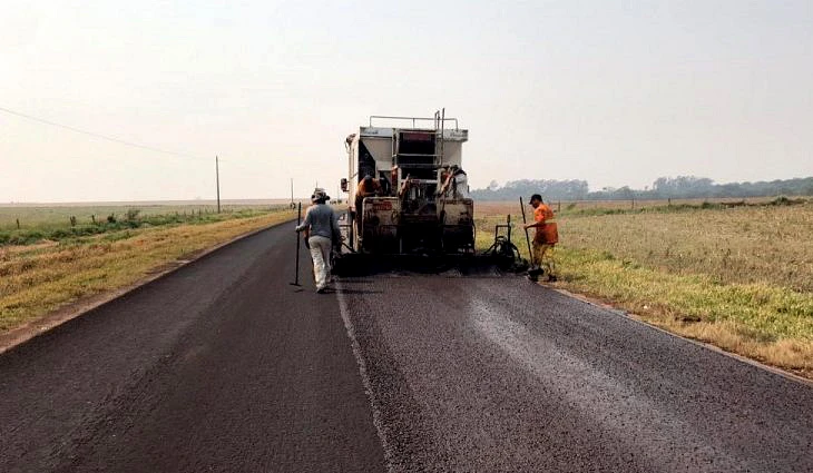 Governador Eduardo Riedel investe R$ 236,8 milhões na restauração de rodovias entre Tacuru e Eldorado - Idest