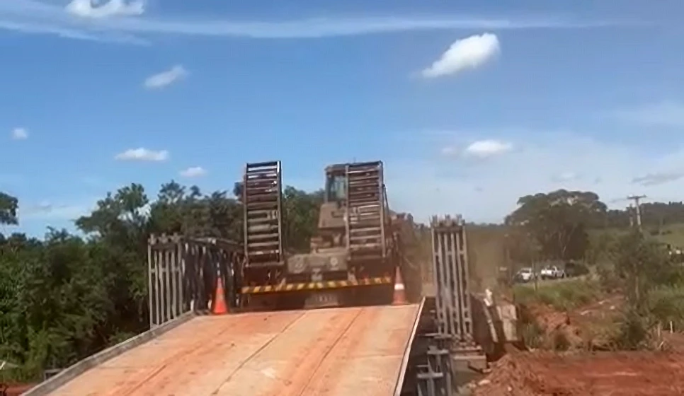 Ponte tem capacidade para suportar até 40 toneladas.