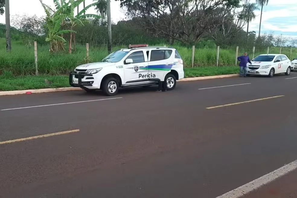 Vítima foi encontrada em uma área de mata.