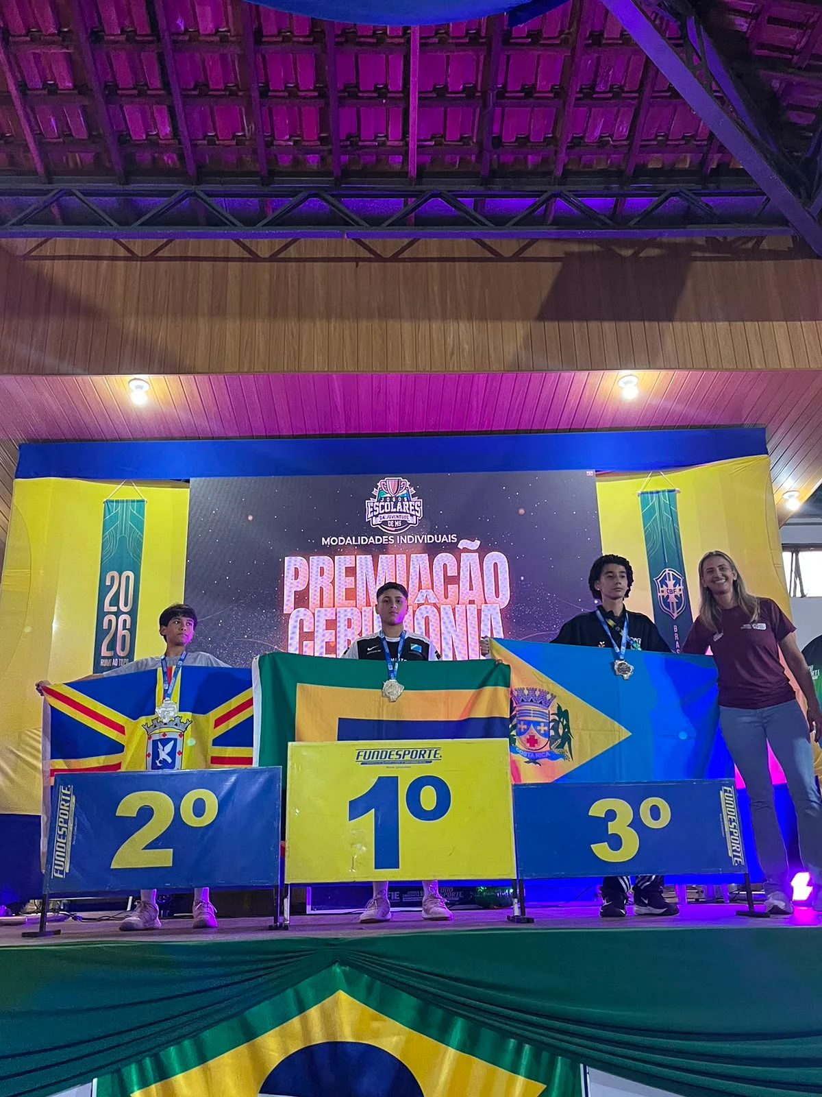 Primeiro lugar simples no Badminton, com Ronan Vinícius.