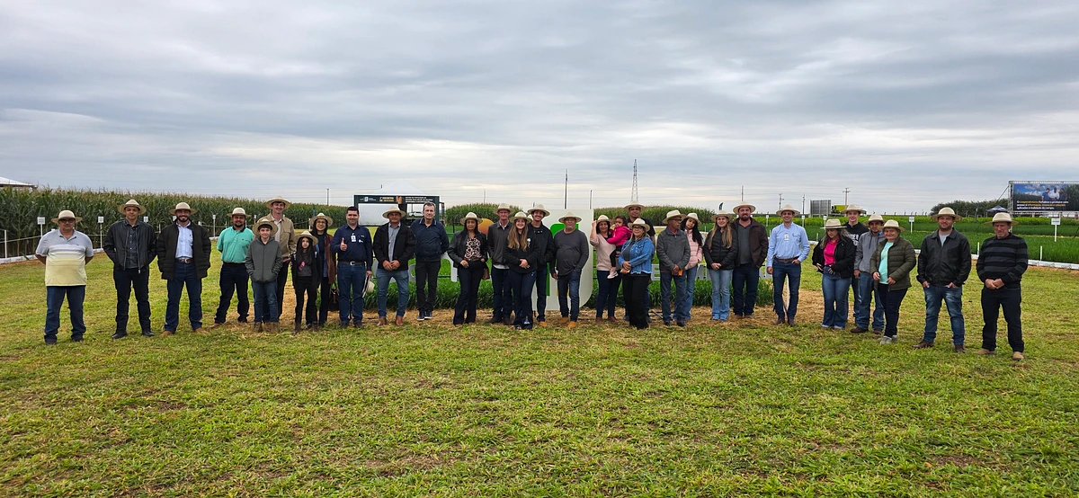 Cooperados de São Gabriel do Oeste acompanharam o Dia de Campo na Fazenda Experimental.