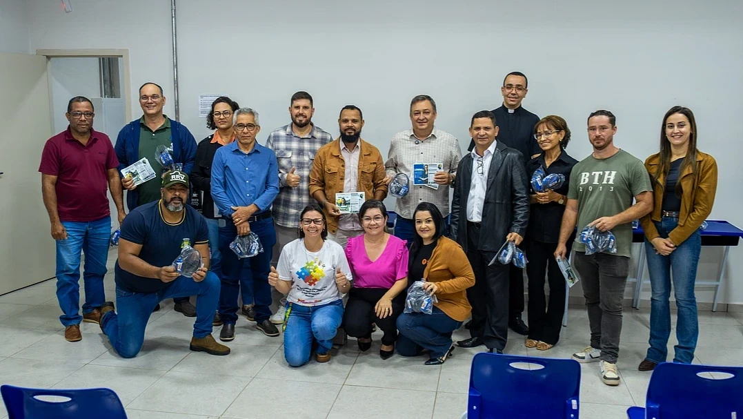 Inclusão chega às igrejas de São Gabriel do Oeste com entrega de abafadores sensoriais para crianças neurodivergentes