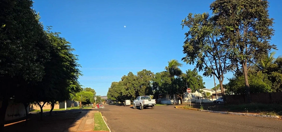 Frio marca o amanhecer em São Gabriel do Oeste, mas sol predomina na véspera do feriado