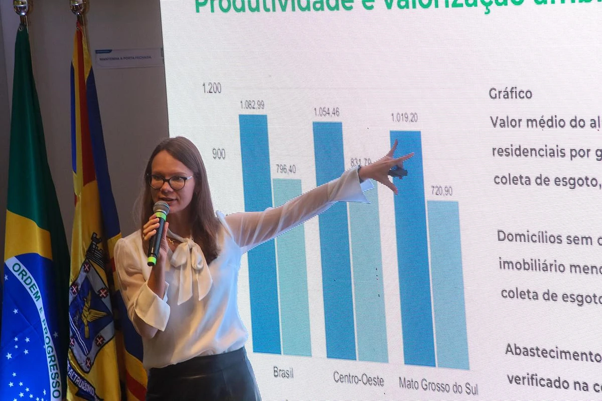 Luana Pretto apresenta os dados do estudo durante evento.