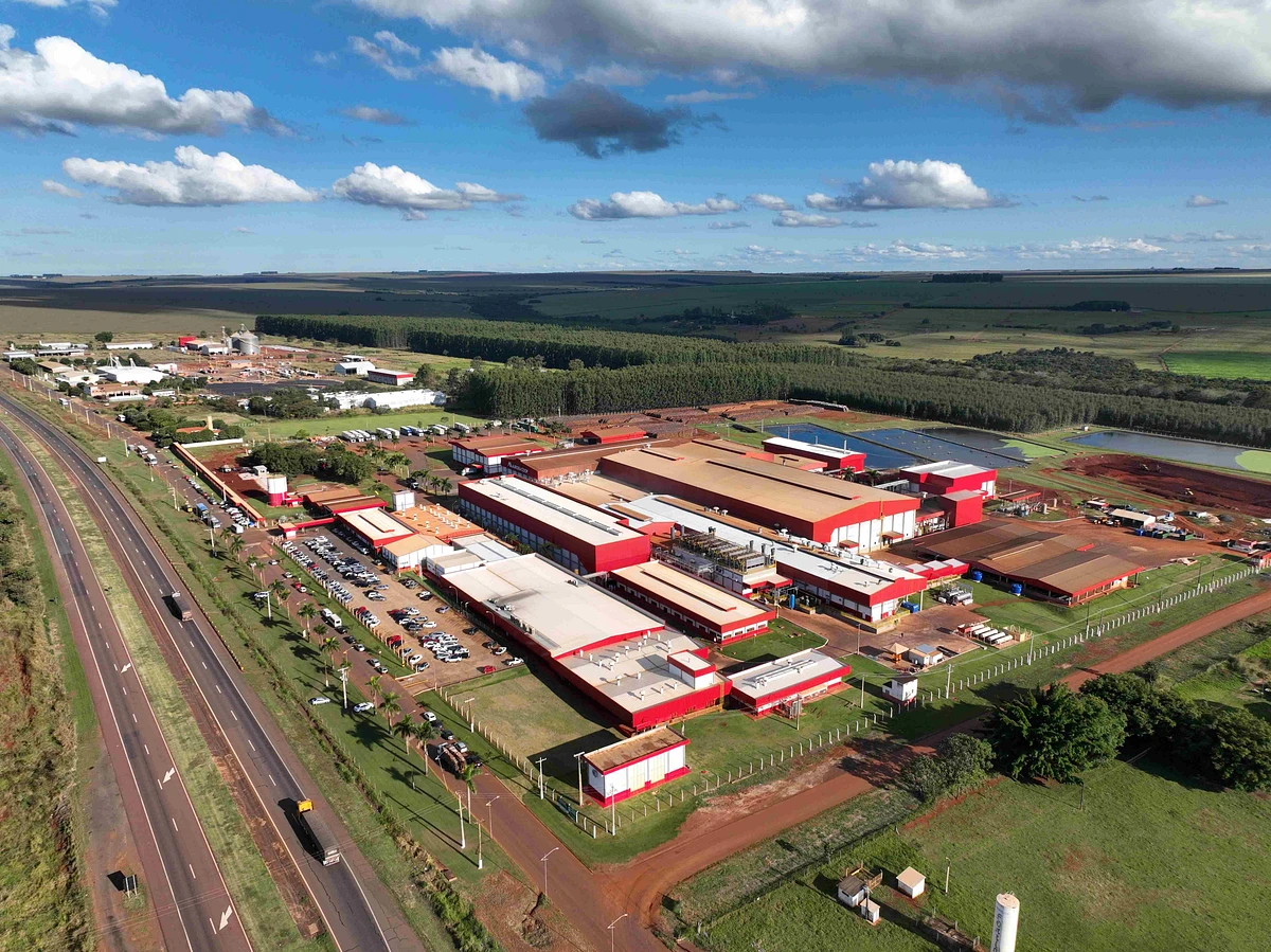 Os atuais 2.650 empregos diretos aumentarão para 3.600 postos de trabalho.