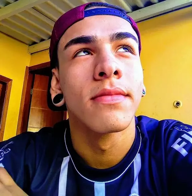 Gabriel foi atingido por dois disparos na região do abdômen e chegou a ser socorrido pelo Corpo de Bombeiros
