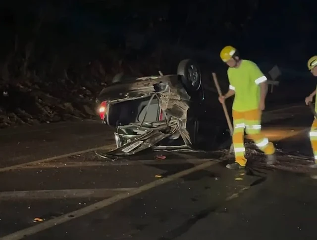 Motorista escapa sem ferimentos graves após carro recém-comprado capotar na BR-163, em Rio Verde de Mato Grosso