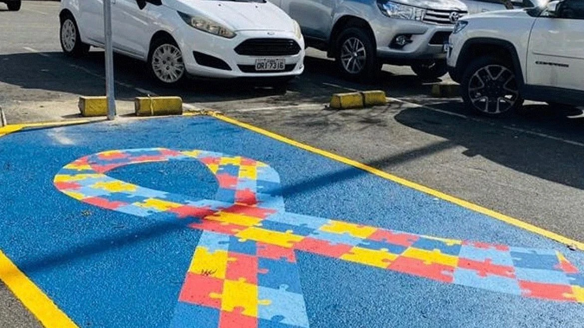 Edson Tozetto propõe identificação de vagas prioritárias com símbolo do autismo em São Gabriel do Oeste