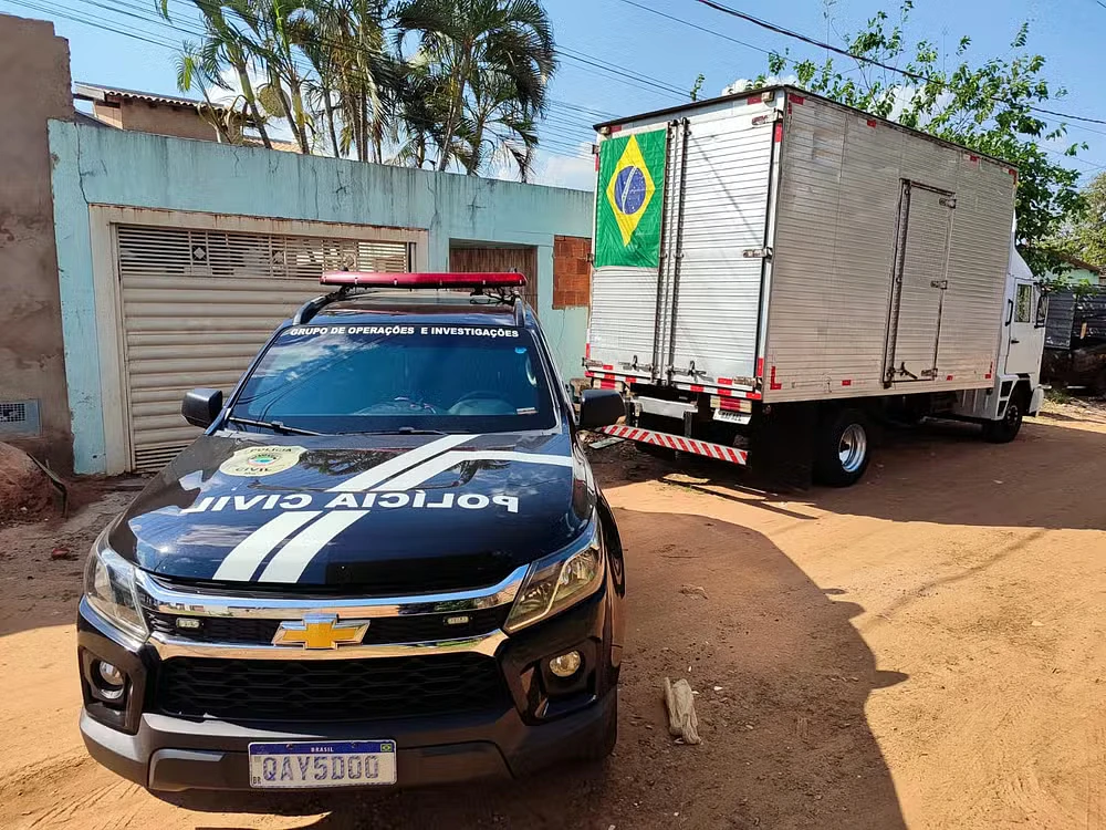 Caminhão recuperado pela Polícia Civil.