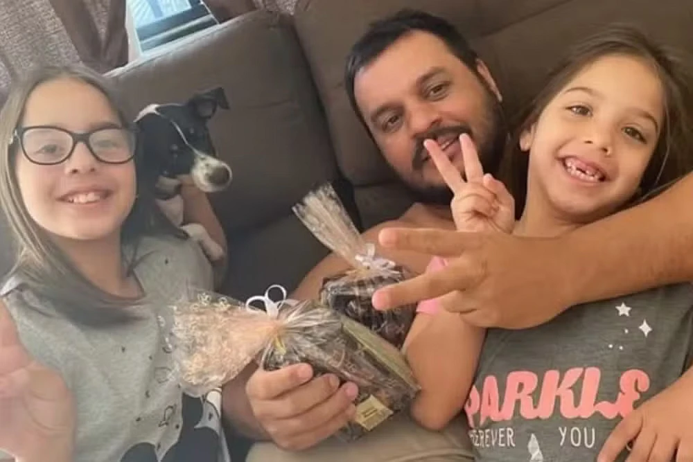 Antônio Pedro Zardin Filho, de 42 anos, e as duas filhas, Maria Fernanda Zardin, de 15 anos, e Maria Carolina Zardin, de 11 anos.