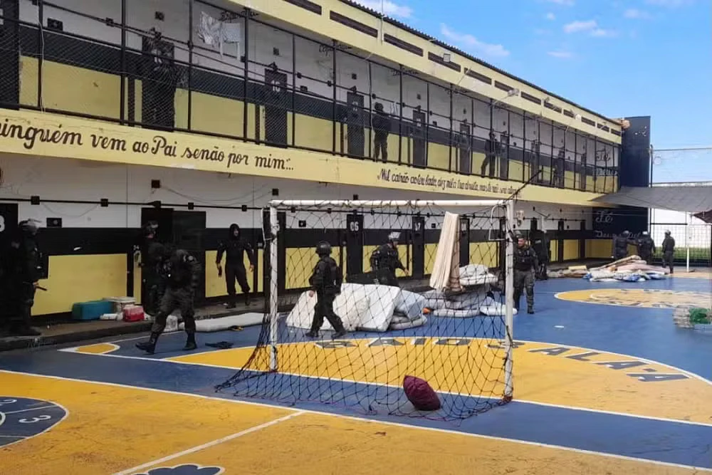 Operação pente-fino na Penitenciária Estadual de Dourados (PED).