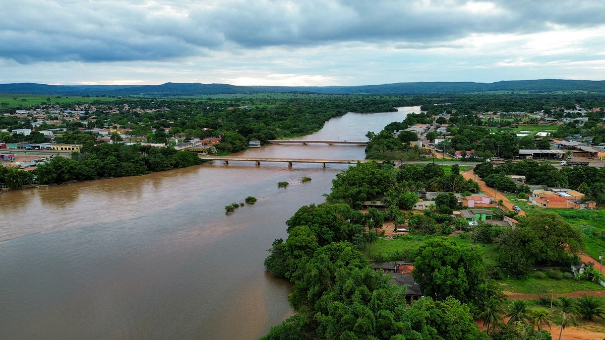 Rio Taquari, em Coxim, apresentou queda na elevação.