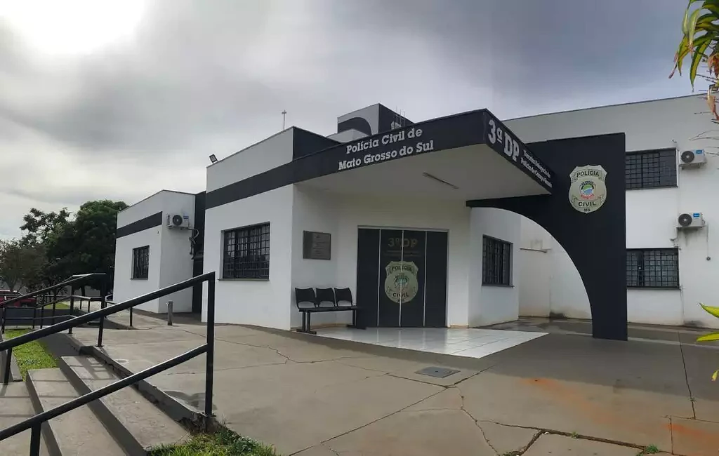 Fachada da 3ª Delegacia de Polícia Civil onde caso foi registrado.